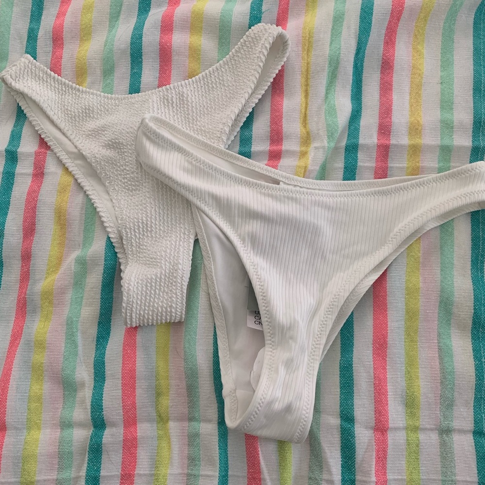 H & M white cheeky bottoms